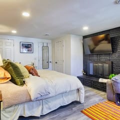 South Nashville Gem "Cozy Private Suite"!