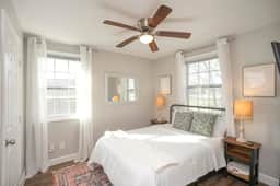 * 6 min to Broadway * Cozy, fully equipped! - Image 4