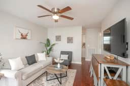 * 6 min to Broadway * Cozy, fully equipped! - Image 3