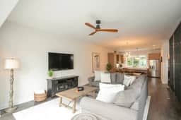 ~Modern & Bright~ 5min to Broadway, keyless, 3Flrs - Image 5