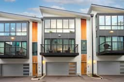 ~Spacious 4 bdrm~ 6min to Broadway~ over 2500 sqft - Image 4