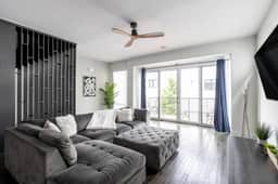 2 Downtown homes *23 beds* 6 min to Broadway - Image 2