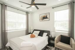 Downtown Luxury! | 7 minutes to Broadway | HotTub! - Image 5