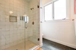 House of Hudson -DBL Unit -Day Spa adjacent too! - Image 4