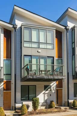 Luxury Escape | Spacious & Safe, 7min to Downtown! - Image 2