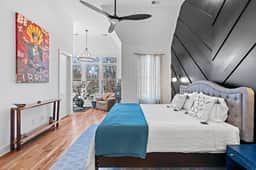 New, Spacious, single-family home near Broadway! - Image 5