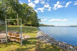Secluded Lakefront Retreat• 30 min to DT Nashville - Image 3