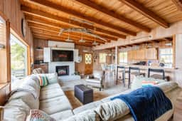 Secluded Lakefront Retreat• 30 min to DT Nashville - Image 2