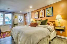 South Nashville Gem "Cozy Private Suite"! - Image 4