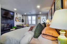 South Nashville Gem "Cozy Private Suite"! - Image 5