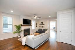 Spacious DT Nashville, walkable | 7min to Broadway - Image 4