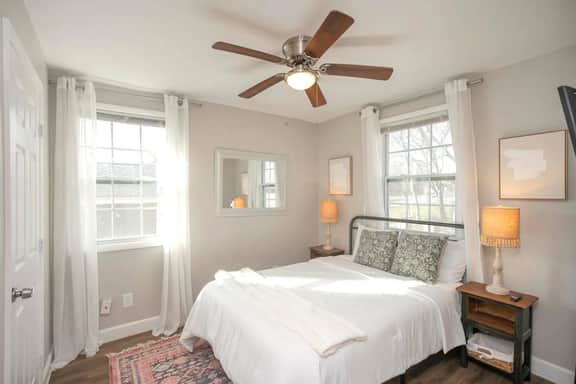 * 6 min to Broadway * Cozy, fully equipped! - Image 4