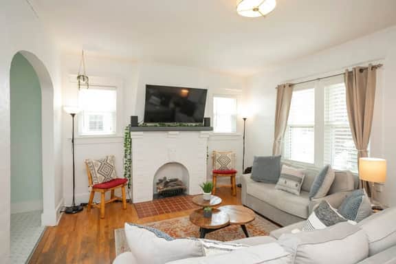 * Nashville Backyard Oasis * 8min to Broadway - Image 2