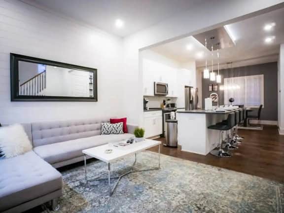 *Charming Downtown Getaway* 3BR * Mins to Broadway - Image 3