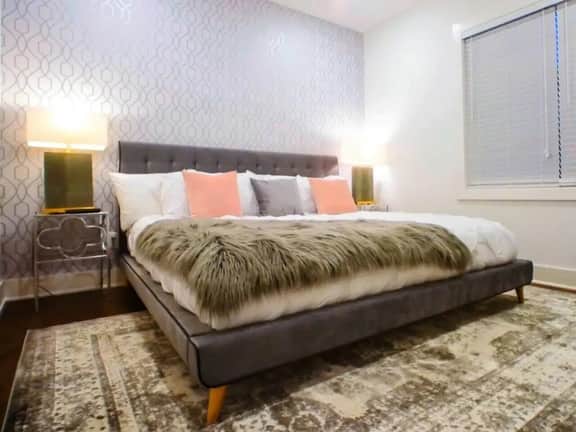 *Charming Downtown Getaway* 3BR * Mins to Broadway - Image 5