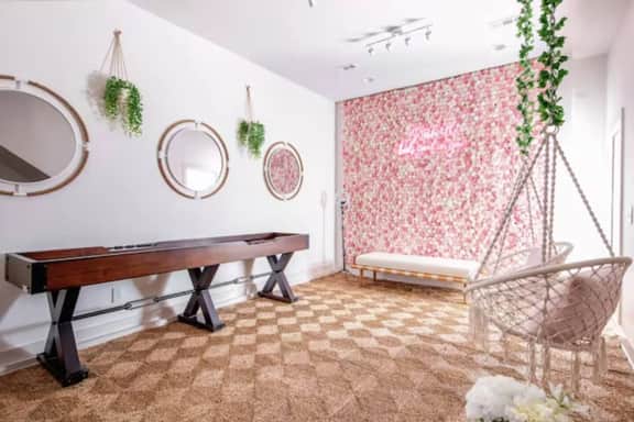 Bachelorette Bash! Sleeps 20! 2 Private rooftops! - Image 3