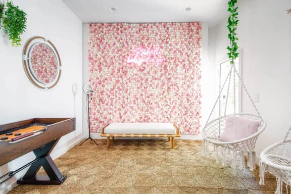 Bachelorette Bash! Sleeps 20! 2 Private rooftops! - Image 2