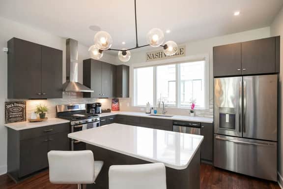 Luxury Escape | Spacious & Safe, 7min to Downtown! - Image 4