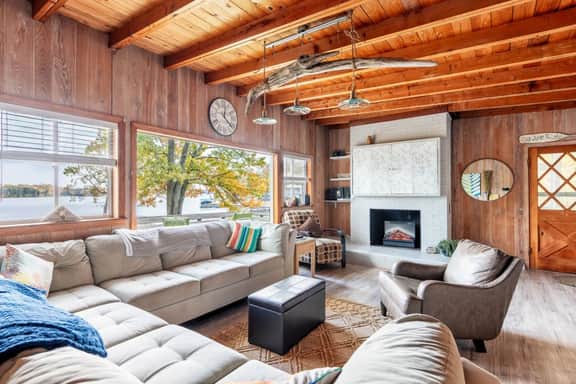 Secluded Lakefront Retreat• 30 min to DT Nashville - Image 4
