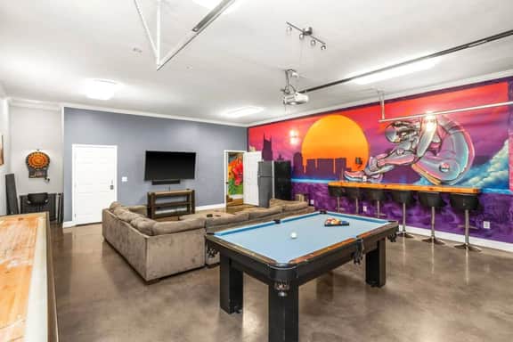 The Oasis *Walk to Downtown Nashville* Pool/Spa! - Image 2