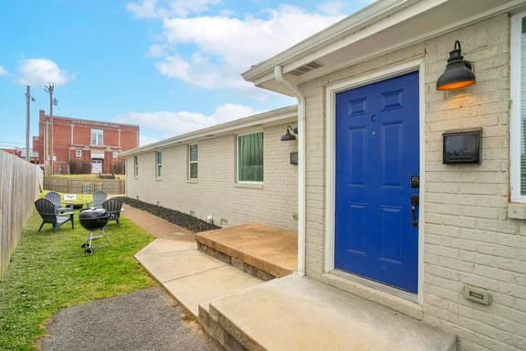 * 6 min to Broadway * Cozy, fully equipped! - Image 1