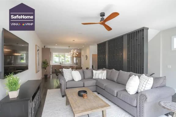 ~Modern & Bright~ 5min to Broadway, keyless, 3Flrs - Image 1