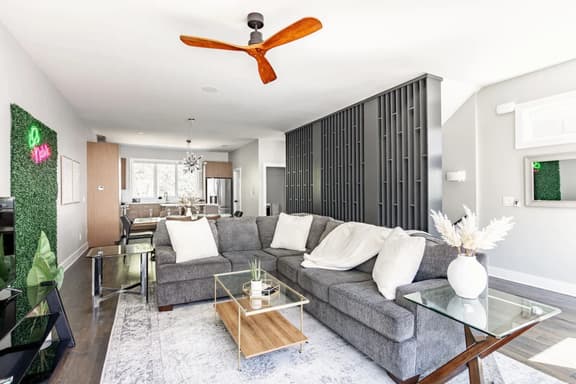 2 Downtown homes *23 beds* 6 min to Broadway - Image 1