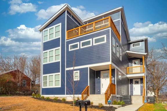 Luxurious Newbuild • 5 min to Broadway • 4 Full BA - Image 1